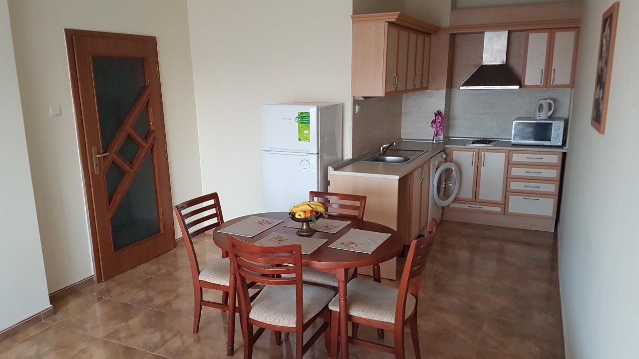 Tashevi Apartments Pomorie Extérieur photo
