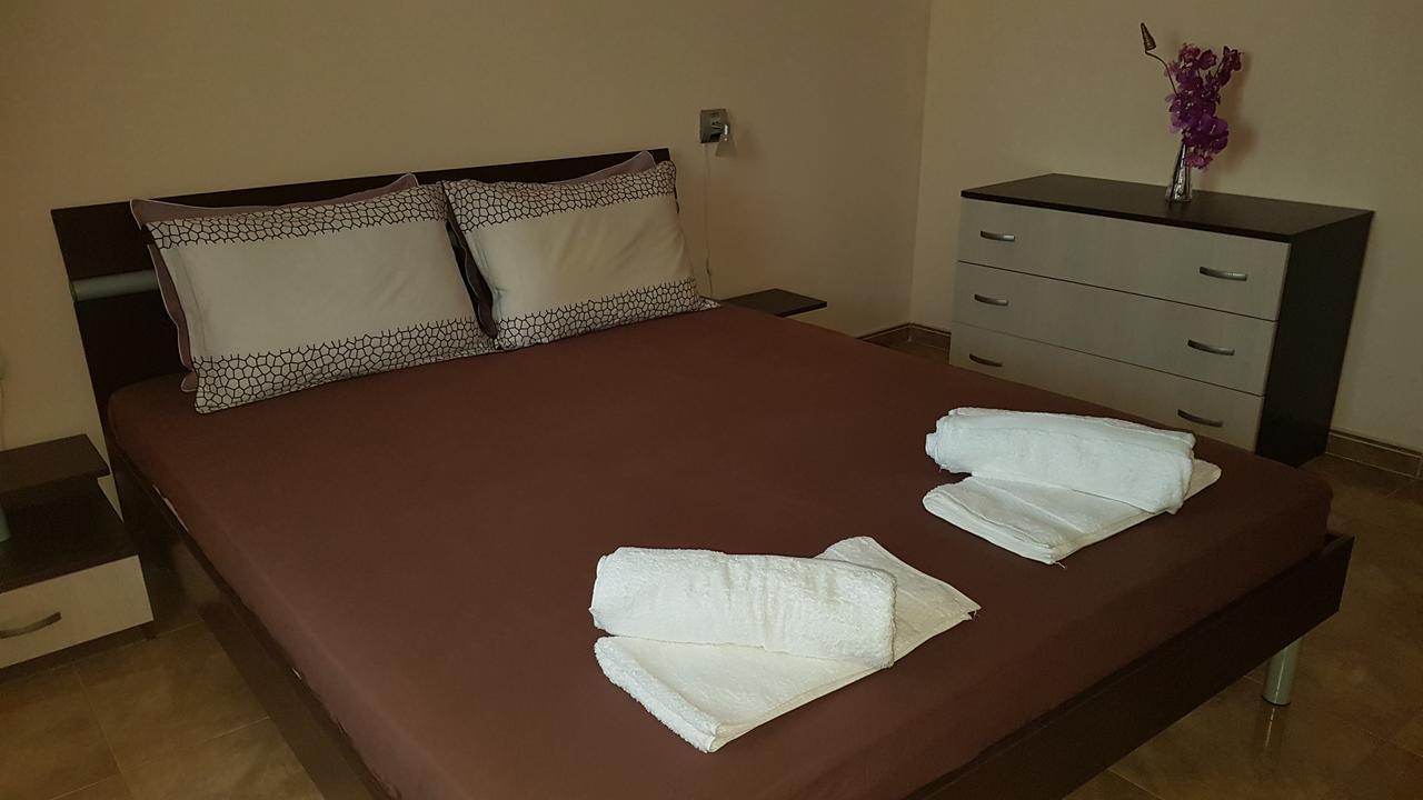 Tashevi Apartments Pomorie Extérieur photo