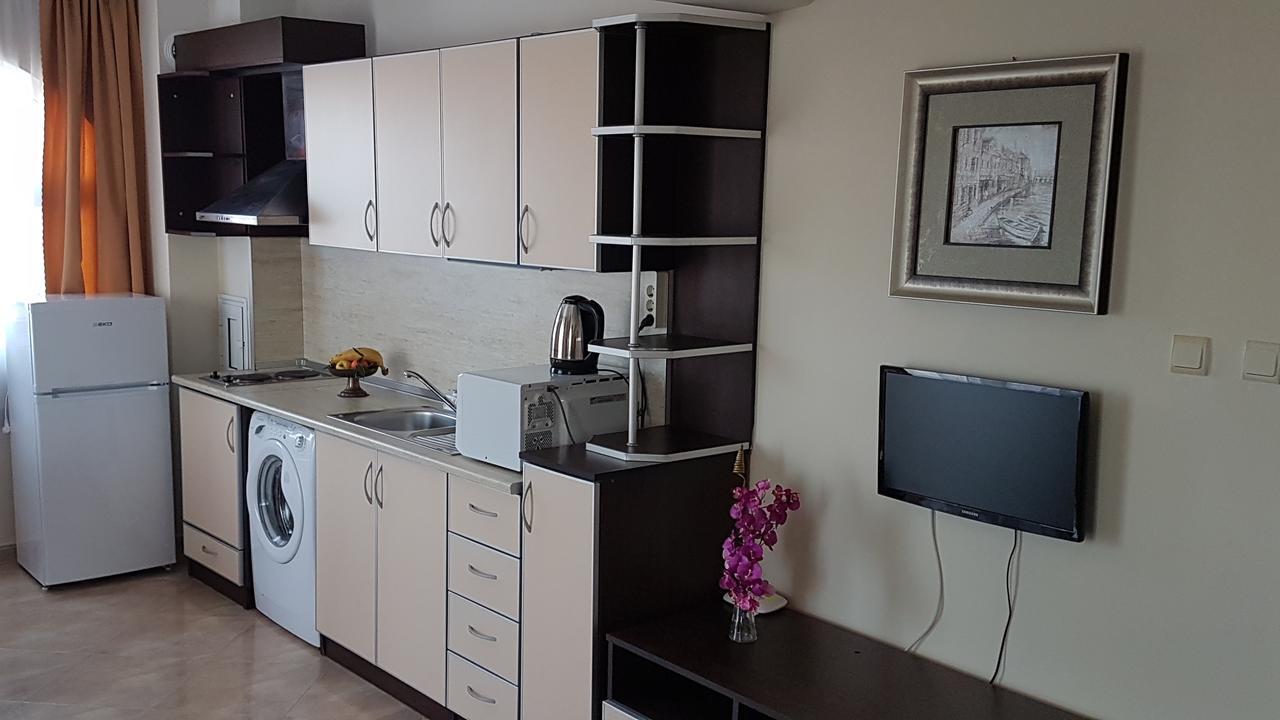 Tashevi Apartments Pomorie Extérieur photo