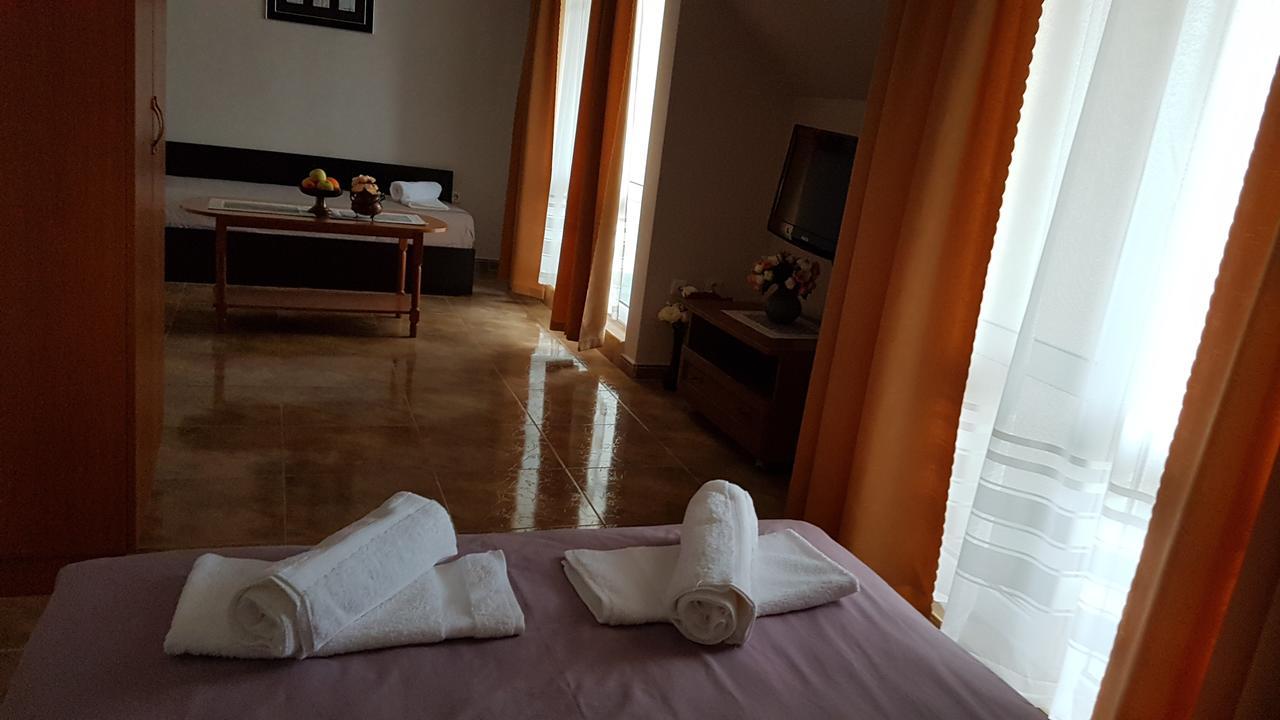 Tashevi Apartments Pomorie Extérieur photo