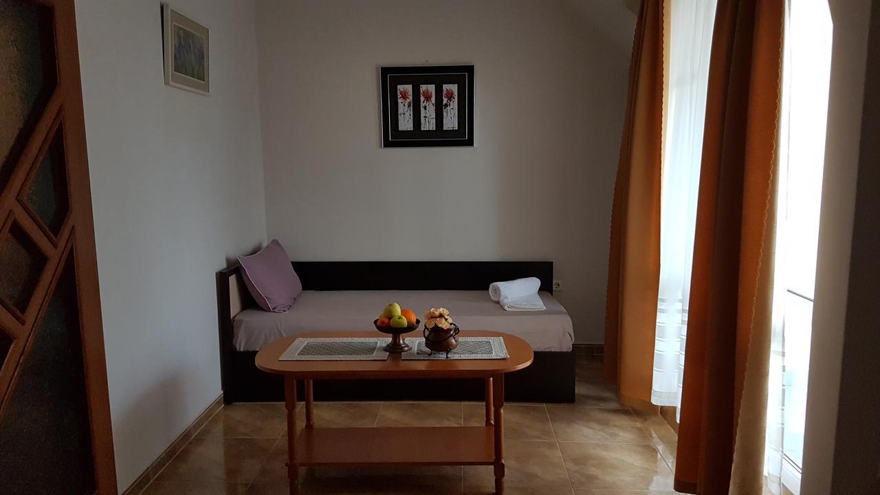 Tashevi Apartments Pomorie Extérieur photo